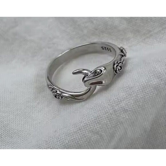 925 Sterling Silver Snake & Roses Ring Natural Born Killers Goth Punk Witchy 7 - Picture 1 of 4